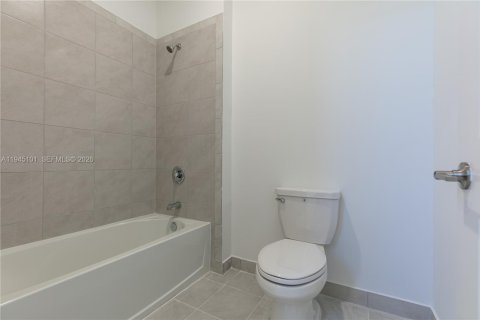 Villa ou maison à louer à Miami, Floride: 3 chambres, 291.62 m2 № 2001481 - photo 27