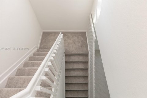 Villa ou maison à louer à Miami, Floride: 3 chambres, 291.62 m2 № 2001481 - photo 16