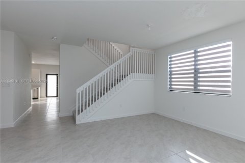 Villa ou maison à louer à Miami, Floride: 3 chambres, 291.62 m2 № 2001481 - photo 9