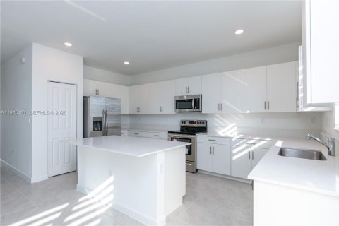 Villa ou maison à louer à Miami, Floride: 3 chambres, 291.62 m2 № 2001481 - photo 11