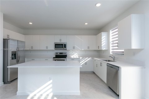 Villa ou maison à louer à Miami, Floride: 3 chambres, 291.62 m2 № 2001481 - photo 10