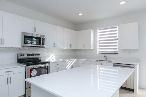 Villa ou maison à louer à Miami, Floride: 3 chambres, 291.62 m2 № 2001481 - photo 14