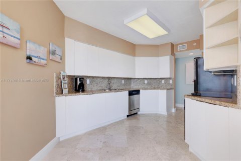 Купить кондоминиум в Авентура, Флорида 2 спальни, 149.57м2, № 1978389 - фото 13