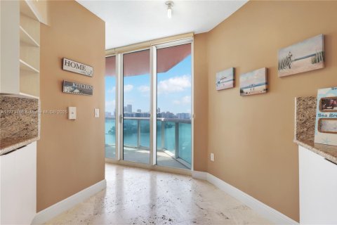 Купить кондоминиум в Авентура, Флорида 2 спальни, 149.57м2, № 1978389 - фото 17