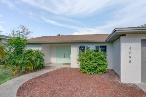 Casa en venta en Saint Petersburg, Florida, 3 dormitorios, 182.09 m2 № 1888477 - foto 2