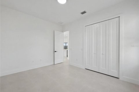 House in Port Charlotte, Florida 4 bedrooms, 226.31 sq.m. № 2239058 - photo 27
