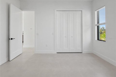 House in Port Charlotte, Florida 4 bedrooms, 226.31 sq.m. № 2239058 - photo 28