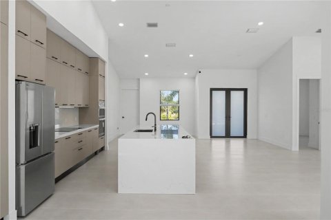 House in Port Charlotte, Florida 4 bedrooms, 226.31 sq.m. № 2239058 - photo 5