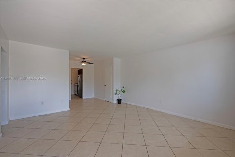 Copropriété à vendre à Miami Beach, Floride: 1 chambre, 61.59 m2 № 2066246 - photo 3
