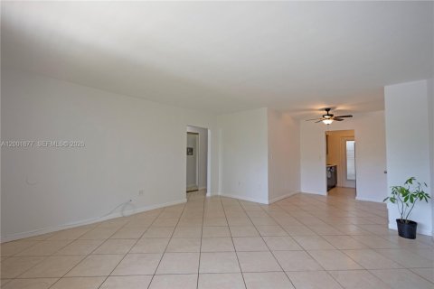 Copropriété à vendre à Miami Beach, Floride: 1 chambre, 61.59 m2 № 2066246 - photo 4