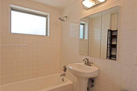 Copropriété à vendre à Miami Beach, Floride: 1 chambre, 61.59 m2 № 2066246 - photo 13