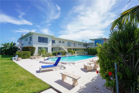 Кондоминиум с 1 спальней в Майами-Бич, Флорида № 2066246