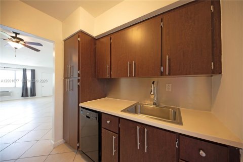 Copropriété à vendre à Miami Beach, Floride: 1 chambre, 61.59 m2 № 2066246 - photo 7