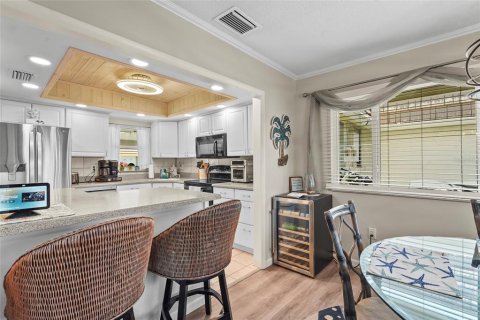 House in Sarasota, Florida 2 bedrooms, 104.05 sq.m. № 2108398 - photo 14
