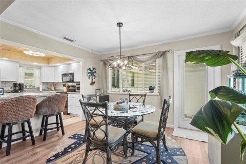 House in Sarasota, Florida 2 bedrooms, 104.05 sq.m. № 2108398 - photo 15