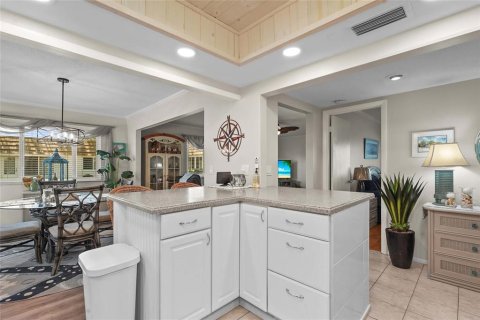 House in Sarasota, Florida 2 bedrooms, 104.05 sq.m. № 2108398 - photo 13