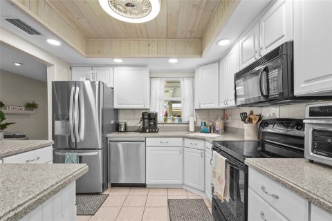 House in Sarasota, Florida 2 bedrooms, 104.05 sq.m. № 2108398 - photo 11
