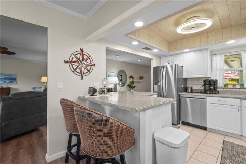 House in Sarasota, Florida 2 bedrooms, 104.05 sq.m. № 2108398 - photo 12