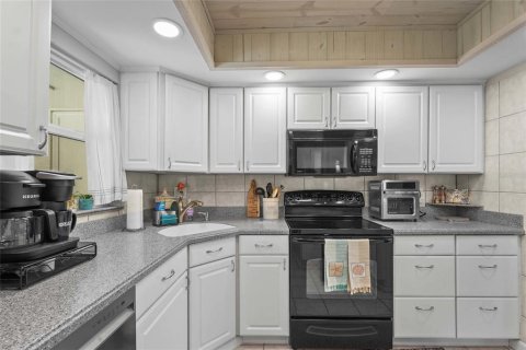 House in Sarasota, Florida 2 bedrooms, 104.05 sq.m. № 2108398 - photo 10
