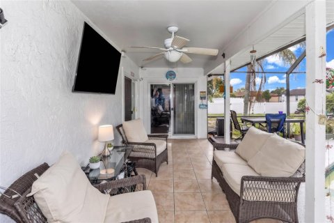 Villa ou maison à vendre à Deltona, Floride: 3 chambres, 161.56 m2 № 2149546 - photo 4