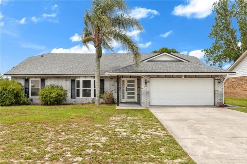 Villa ou maison à Deltona, Floride 3 chambres, 161.56 m2 № 2149546