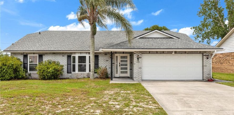 Villa ou maison à Deltona, Floride 3 chambres, 161.56 m2 № 2149546