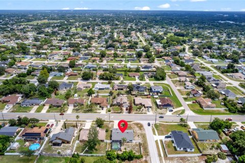 Villa ou maison à vendre à Deltona, Floride: 3 chambres, 161.56 m2 № 2149546 - photo 30