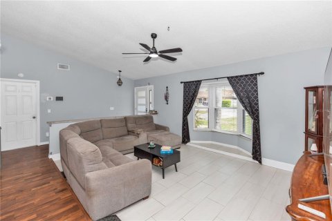 Villa ou maison à vendre à Deltona, Floride: 3 chambres, 161.56 m2 № 2149546 - photo 8