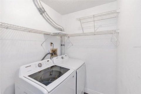 Villa ou maison à vendre à Deltona, Floride: 3 chambres, 161.56 m2 № 2149546 - photo 27