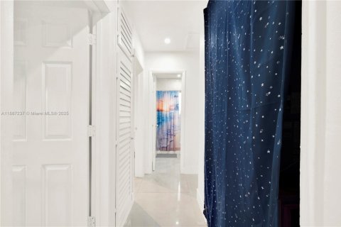 Villa ou maison à vendre à Cutler Bay, Floride: 4 chambres, 147.44 m2 № 1932783 - photo 15