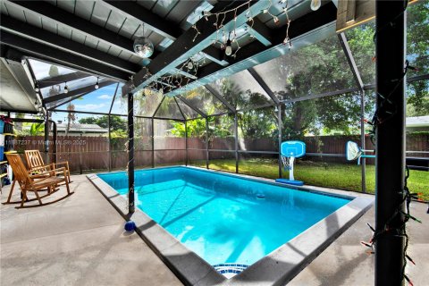 Villa ou maison à vendre à Cutler Bay, Floride: 4 chambres, 147.44 m2 № 1932783 - photo 27