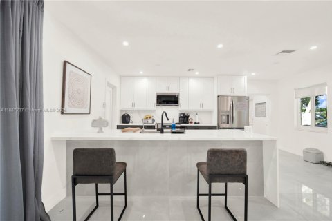 Villa ou maison à vendre à Cutler Bay, Floride: 4 chambres, 147.44 m2 № 1932783 - photo 12