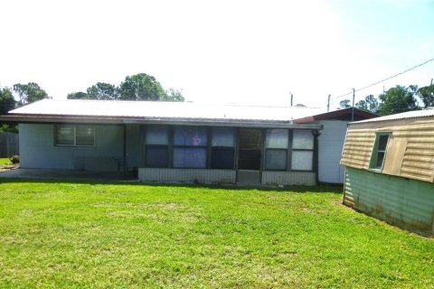 House in Frostproof, Florida 2 bedrooms, 89.93 sq.m. № 2218656 - photo 27