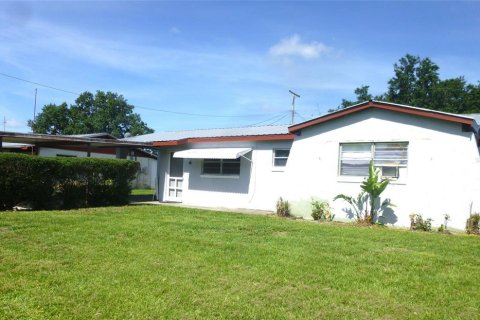 House in Frostproof, Florida 2 bedrooms, 89.93 sq.m. № 2218656