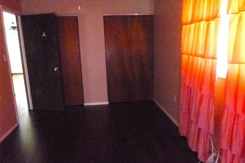 House in Frostproof, Florida 2 bedrooms, 89.93 sq.m. № 2218656 - photo 16