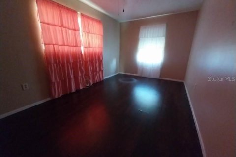 House in Frostproof, Florida 2 bedrooms, 89.93 sq.m. № 2218656 - photo 17