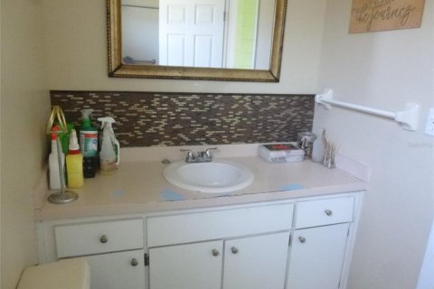 House in Frostproof, Florida 2 bedrooms, 89.93 sq.m. № 2218656 - photo 18