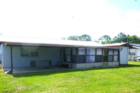 House in Frostproof, Florida 2 bedrooms, 89.93 sq.m. № 2218656 - photo 28