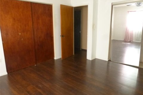 House in Frostproof, Florida 2 bedrooms, 89.93 sq.m. № 2218656 - photo 12