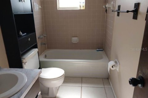 House in Frostproof, Florida 2 bedrooms, 89.93 sq.m. № 2218656 - photo 14