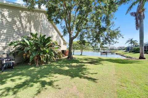 House in Apollo Beach, Florida 3 bedrooms, 231.14 sq.m. № 1857665 - photo 6