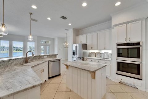 House in Apollo Beach, Florida 3 bedrooms, 231.14 sq.m. № 1857665 - photo 16