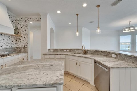 House in Apollo Beach, Florida 3 bedrooms, 231.14 sq.m. № 1857665 - photo 17