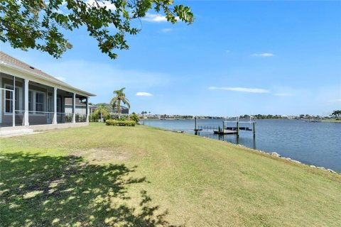 House in Apollo Beach, Florida 3 bedrooms, 231.14 sq.m. № 1857665 - photo 10