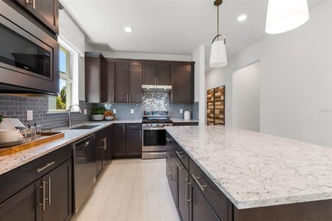 House in BEACHWALK BY MANASOTA KEY in Englewood, Florida 2 bedrooms, 130.53 sq.m. № 1914797 - photo 6