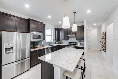 House in BEACHWALK BY MANASOTA KEY in Englewood, Florida 2 bedrooms, 130.53 sq.m. № 1914797 - photo 5
