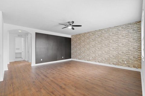 House in Parkland, Florida 5 bedrooms, 387.96 sq.m. № 2088057 - photo 19
