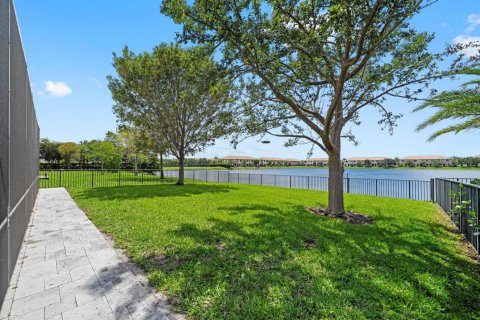 House in Parkland, Florida 5 bedrooms, 387.96 sq.m. № 2088057 - photo 3