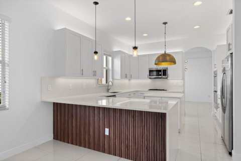 House in Parkland, Florida 5 bedrooms, 387.96 sq.m. № 2088057 - photo 14
