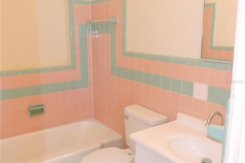Купить виллу или дом в Лейк-Уэльс, Флорида 9 комнат, 148.36м2, № 1440864 - фото 17